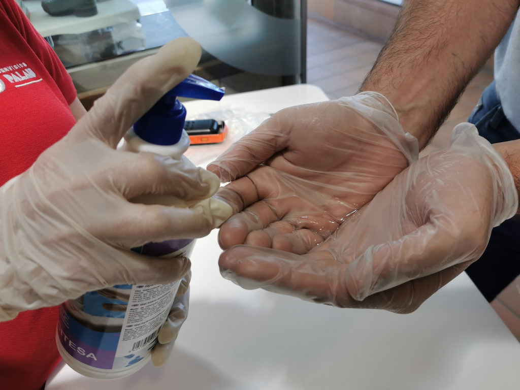 Pensando en nuestros clientes 10 Pensando en nuestros clientes 10